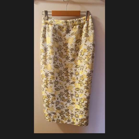 Yellow button dress suit - Picture 2 of 2